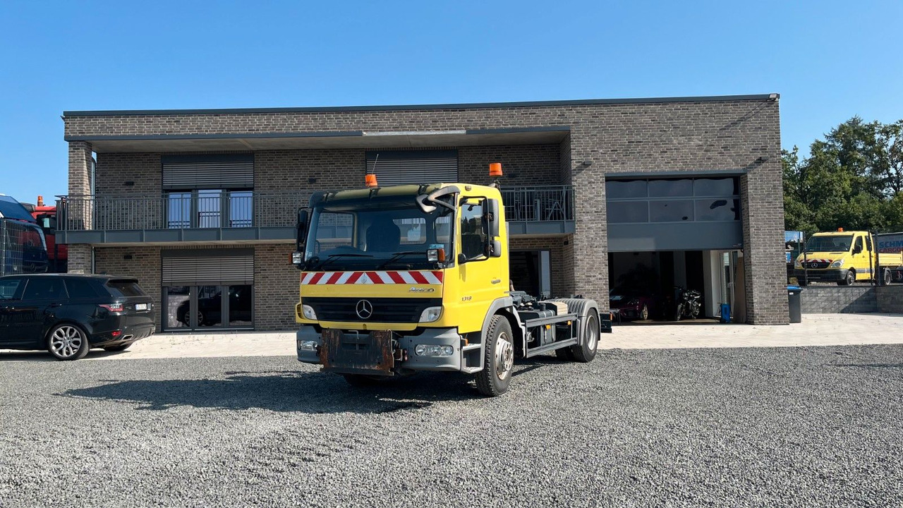 Mercedes-Benz 1318 1218 Abrollkipper Mercedes-Benz 1318 1218 Abrollkipper - Kamion sa hidrauličnom kukom: slika 1 Mercedes-Benz 1318 1218 Abrollkipper Mercedes-Benz 1318 1218 Abrollkipper - Kamion sa hidrauličnom kukom: slika 1