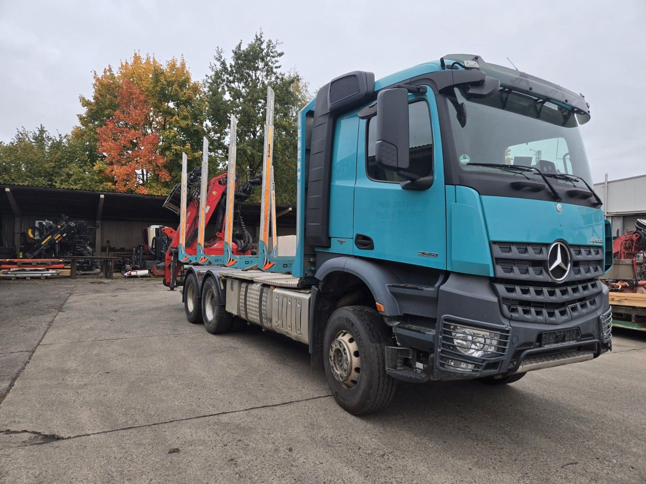 Mercedes-Benz Arocs 2651 Holztransporter Blatt Blatt Kran - Šticar, Kamion sa dizalicom: slika 1 Mercedes-Benz Arocs 2651 Holztransporter Blatt Blatt Kran - Šticar, Kamion sa dizalicom: slika 1