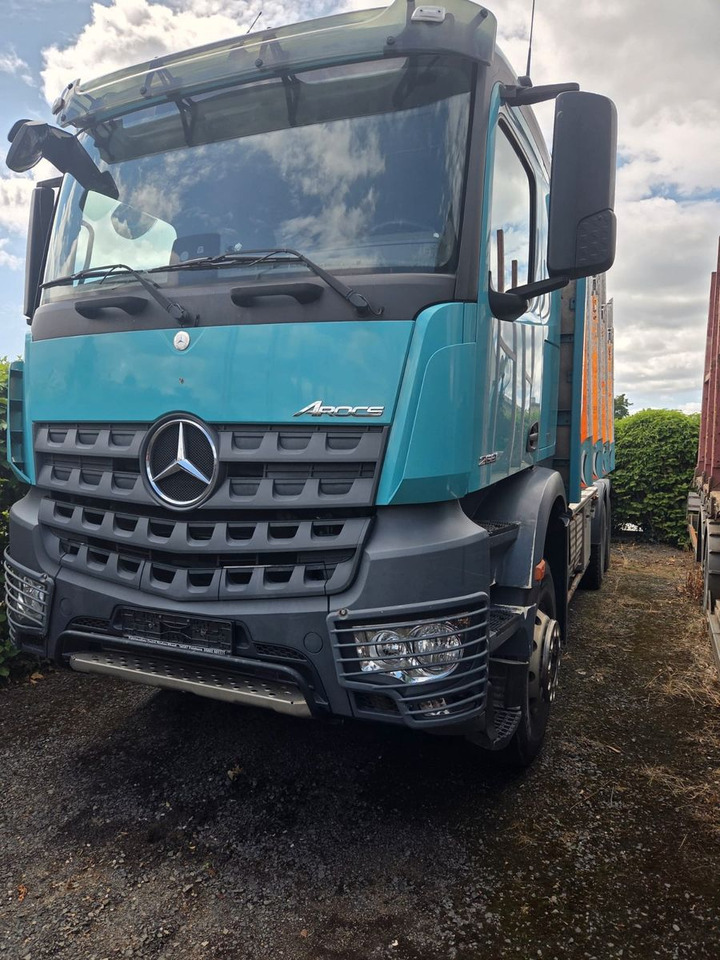 Mercedes-Benz Arocs 2651 Holztransporter Blatt Blatt Kran - Šticar: slika 1 Mercedes-Benz Arocs 2651 Holztransporter Blatt Blatt Kran - Šticar: slika 1