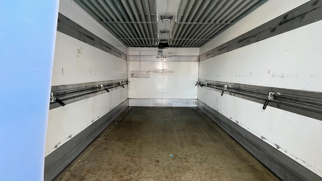 Mitsubishi Fuso Canter 9C18 Kühlkoffer Frigoblock Mitsubishi Fuso Canter 9C18 Kühlkoffer Frigoblock - Dostavno vozilo hladnjača: slika 5 Mitsubishi Fuso Canter 9C18 Kühlkoffer Frigoblock Mitsubishi Fuso Canter 9C18 Kühlkoffer Frigoblock - Dostavno vozilo hladnjača: slika 5