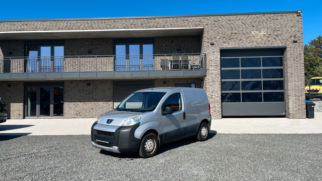 Peugeot Bipper Basis Kopfdichtungsschaden - Automobil: slika 1 Peugeot Bipper Basis Kopfdichtungsschaden - Automobil: slika 1