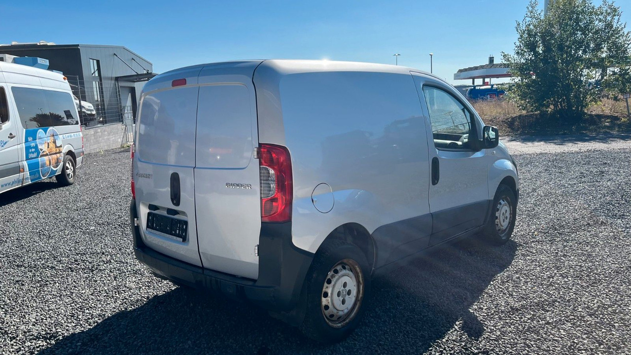 Peugeot Bipper Basis Kopfdichtungsschaden - Automobil: slika 4 Peugeot Bipper Basis Kopfdichtungsschaden - Automobil: slika 4