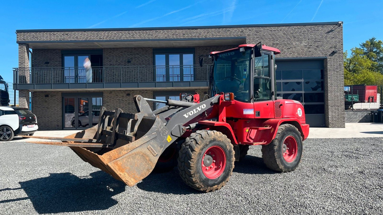 Volvo L35G Radlader 7200 Kg Schaufel Gabel Volvo L35G Radlader 7200 Kg Schaufel Gabel - Utovarivač točkaš: slika 2 Volvo L35G Radlader 7200 Kg Schaufel Gabel Volvo L35G Radlader 7200 Kg Schaufel Gabel - Utovarivač točkaš: slika 2