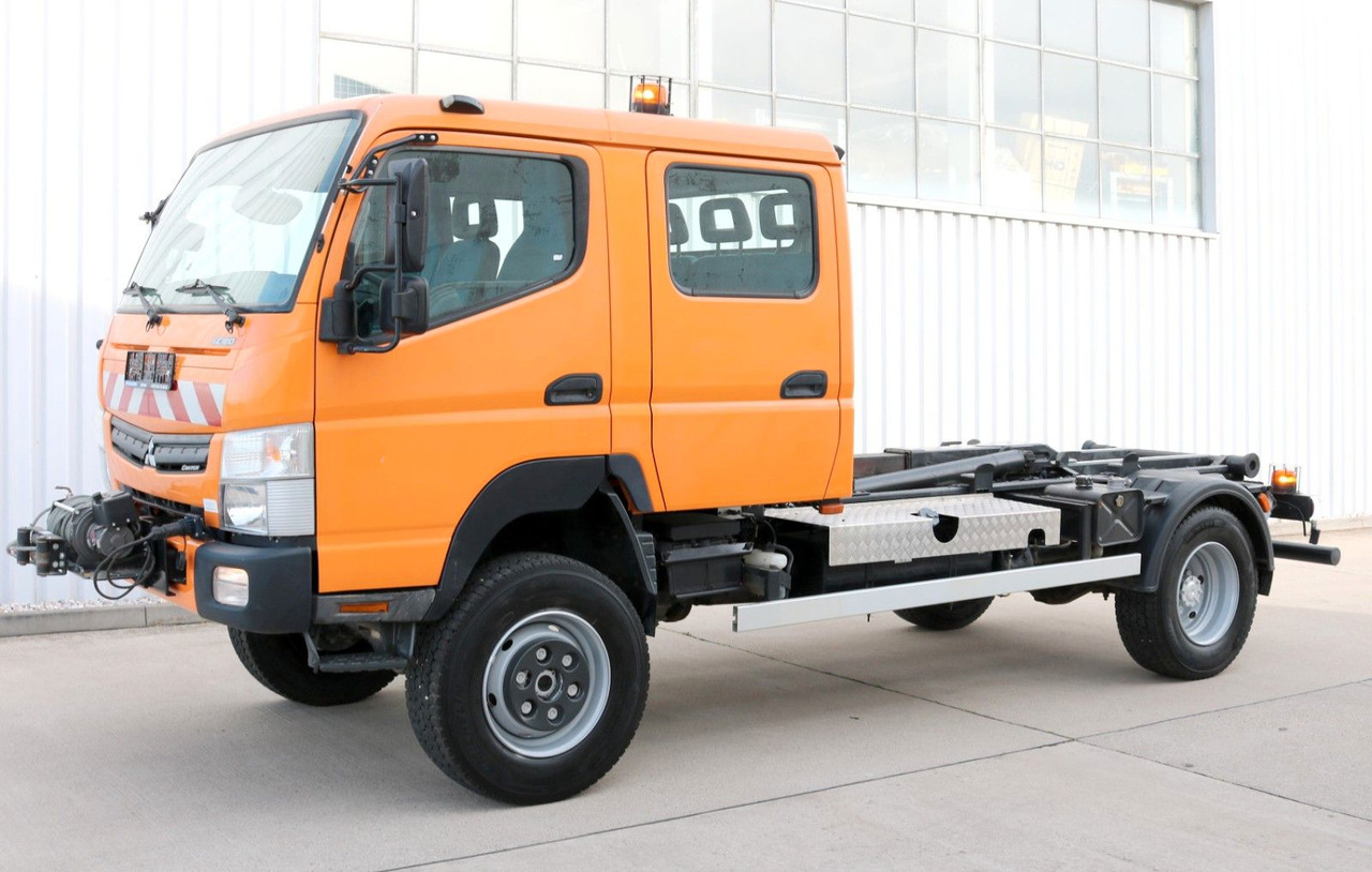 FUSO 6C180 DOKA / 4x4 /KLIMA /WINDE /Standh. / 37tkm - Kamion sa golom šasijom i zatvorenom kabinom: slika 4 FUSO 6C180 DOKA / 4x4 /KLIMA /WINDE /Standh. / 37tkm - Kamion sa golom šasijom i zatvorenom kabinom: slika 4