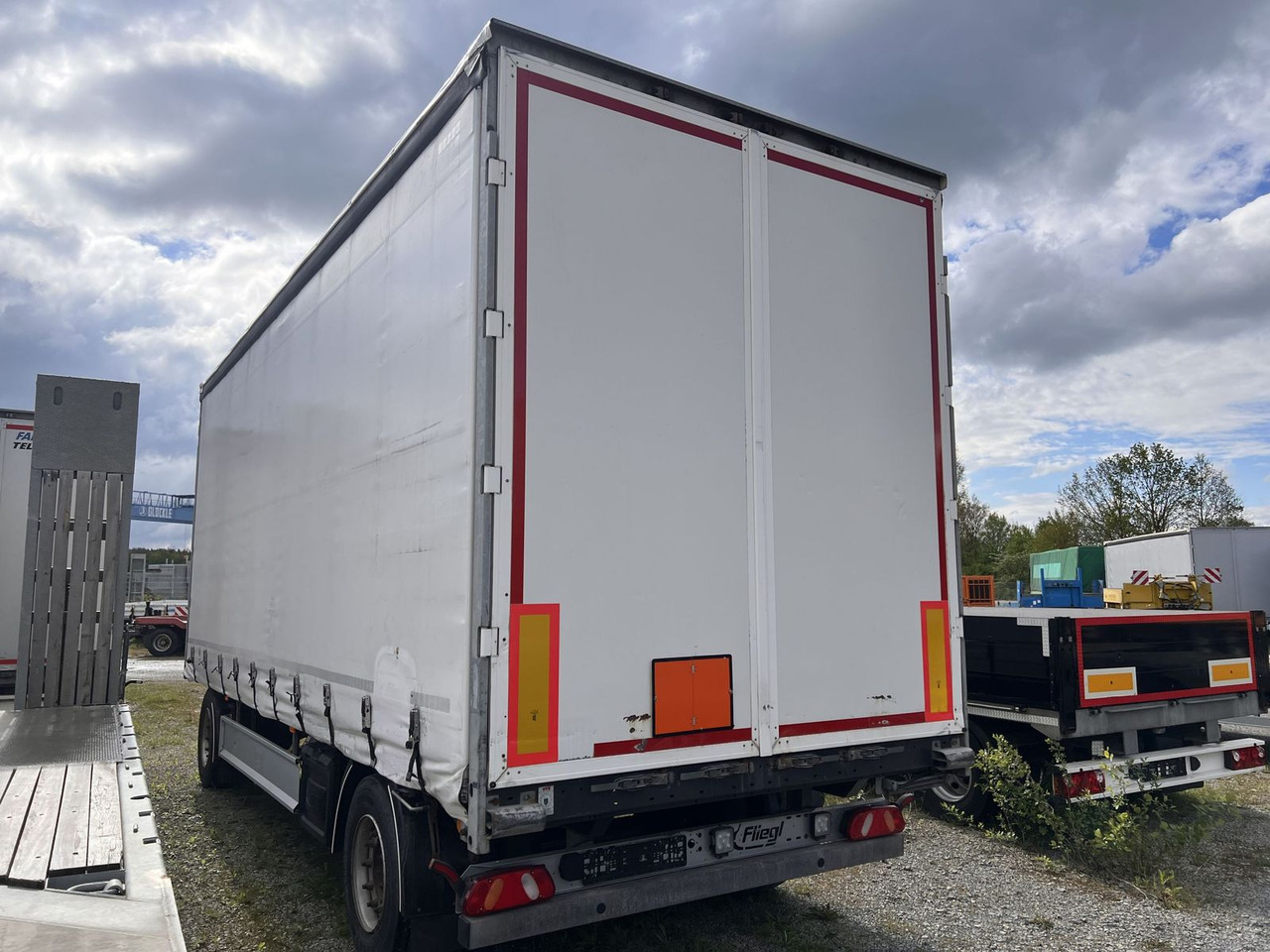 2 Achs Jumbo- Planen, Mega, durchladbar - Prikolica sa ceradom: slika 4 2 Achs Jumbo- Planen, Mega, durchladbar - Prikolica sa ceradom: slika 4