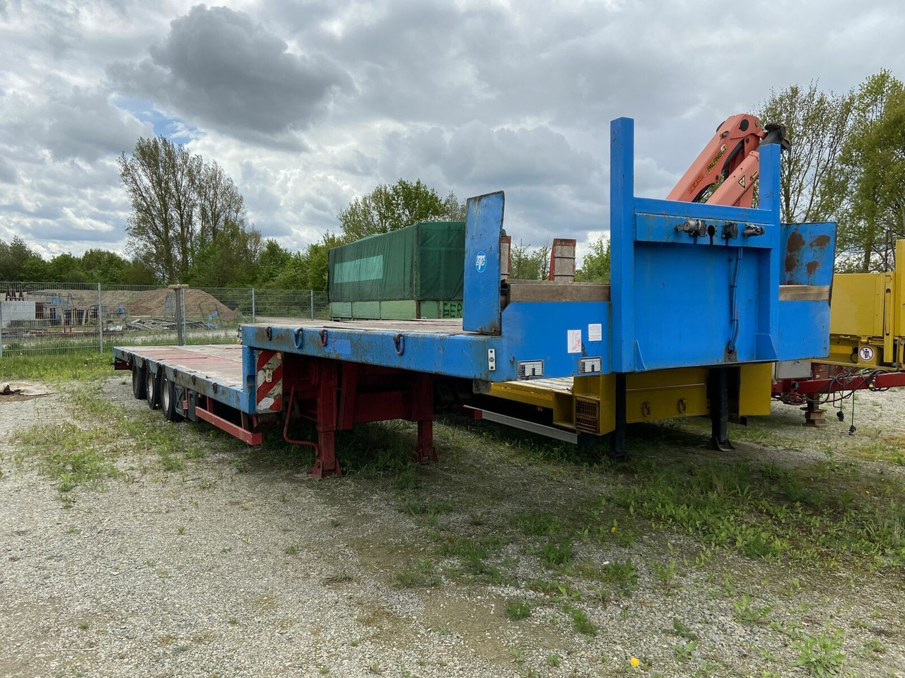 3 Achs Satteltieflader Platofür Fertigteile ode - Niska poluprikolica za prevoz: slika 1 3 Achs Satteltieflader Platofür Fertigteile ode - Niska poluprikolica za prevoz: slika 1