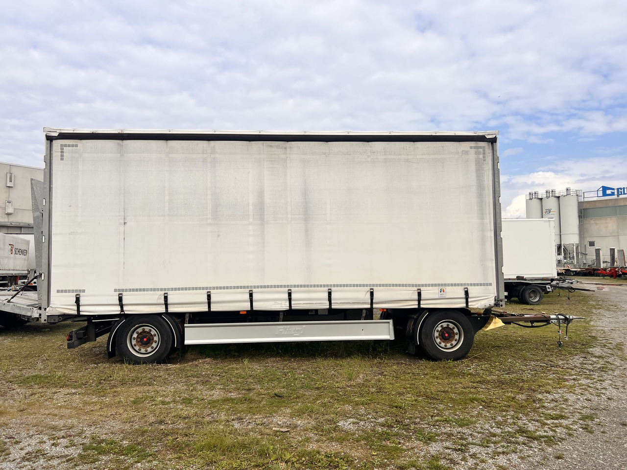 Fliegl ZPS180 2 Achs Jumbo- Planen, Mega, durchladbar - Prikolica sa ceradom: slika 1 Fliegl ZPS180 2 Achs Jumbo- Planen, Mega, durchladbar - Prikolica sa ceradom: slika 1