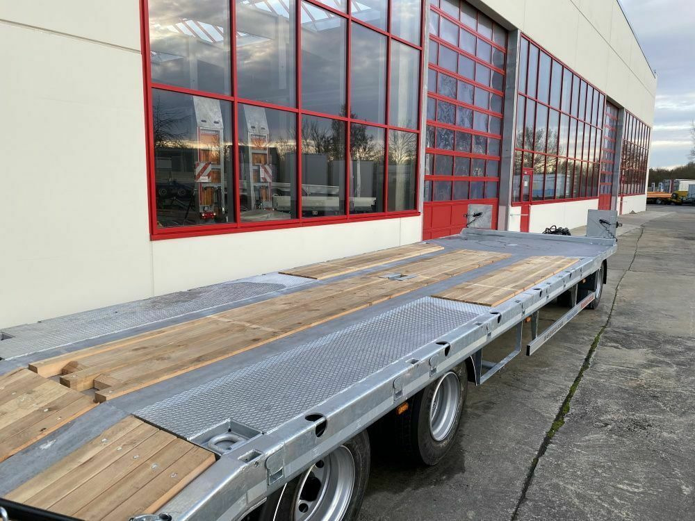 Möslein 3 Achs Tieflader mit gerader Ladefläche 8,10 m, - Niska prikolica za prevoz: slika 4 Möslein 3 Achs Tieflader mit gerader Ladefläche 8,10 m, - Niska prikolica za prevoz: slika 4