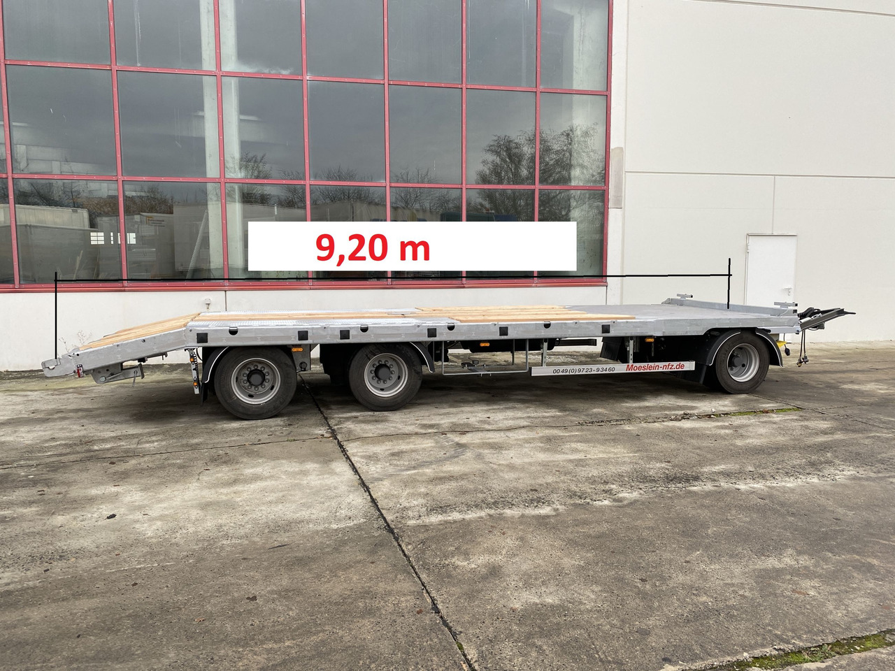 Möslein T 3-P9,2 OR 3 Achs Tieflader gerader Ladefläche 9 m, Neufahrzeug - Niska prikolica za prevoz: slika 1 Möslein T 3-P9,2 OR 3 Achs Tieflader gerader Ladefläche 9 m, Neufahrzeug - Niska prikolica za prevoz: slika 1