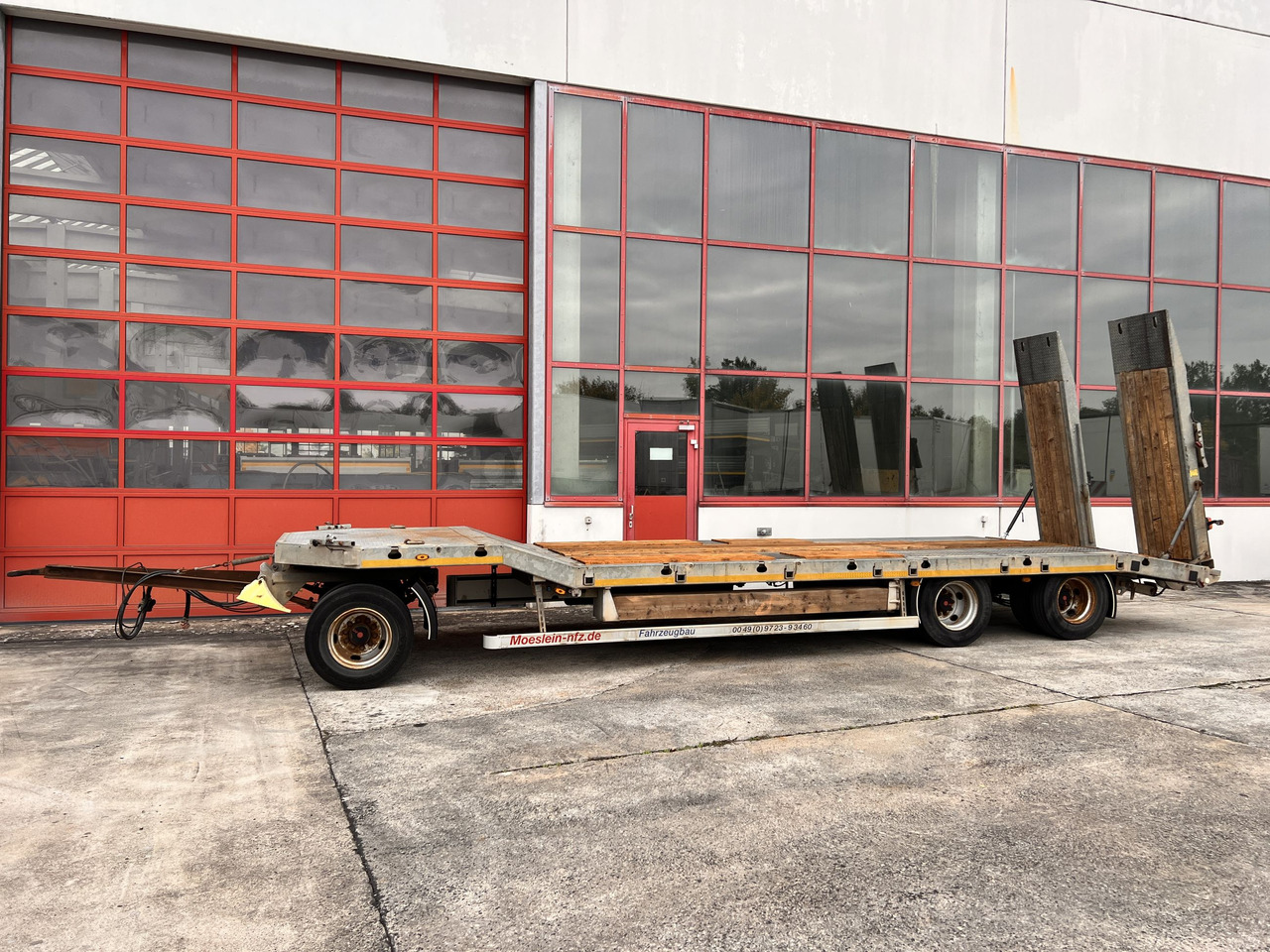 Niska prikolica za prevoz za prevoz teških mašina Möslein TF3 Schwebheim 3 Achs Tiefladeranhänger: slika 6 Niska prikolica za prevoz za prevoz teških mašina Möslein TF3 Schwebheim 3 Achs Tiefladeranhänger: slika 6