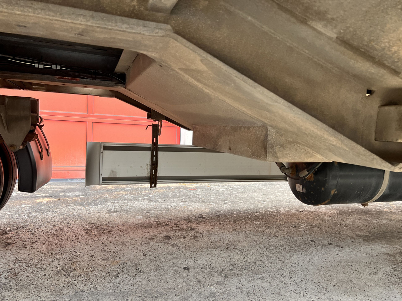 Niska prikolica za prevoz za prevoz teških mašina Möslein TF3 Schwebheim 3 Achs Tiefladeranhänger: slika 8 Niska prikolica za prevoz za prevoz teških mašina Möslein TF3 Schwebheim 3 Achs Tiefladeranhänger: slika 8