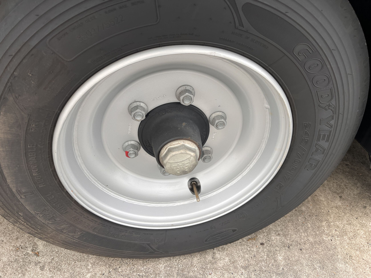 Prikolica sa ceradom Möslein TPS 105 D-L Planenanhänger, Ladebordwand + Durchladbar neuwertig: slika 8 Prikolica sa ceradom Möslein TPS 105 D-L Planenanhänger, Ladebordwand + Durchladbar neuwertig: slika 8