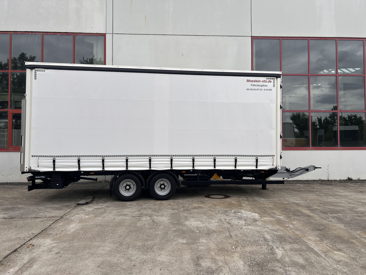 Möslein TPS 105 D-L Planenanhänger, Ladebordwand + Durchladbar neuwertig - Prikolica sa ceradom: slika 1 Möslein TPS 105 D-L Planenanhänger, Ladebordwand + Durchladbar neuwertig - Prikolica sa ceradom: slika 1