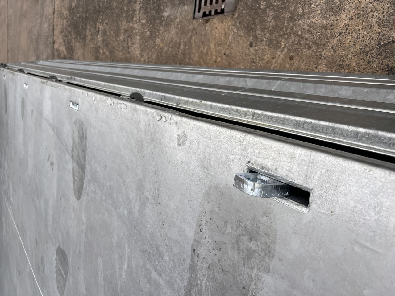 Möslein TTD 19 AB 19 t Tandem Kipper Tieflader2 x Aufsatzbordwänden-- Neufahrzeug -- - Prikolica istovarivača: slika 5 Möslein TTD 19 AB 19 t Tandem Kipper Tieflader2 x Aufsatzbordwänden-- Neufahrzeug -- - Prikolica istovarivača: slika 5