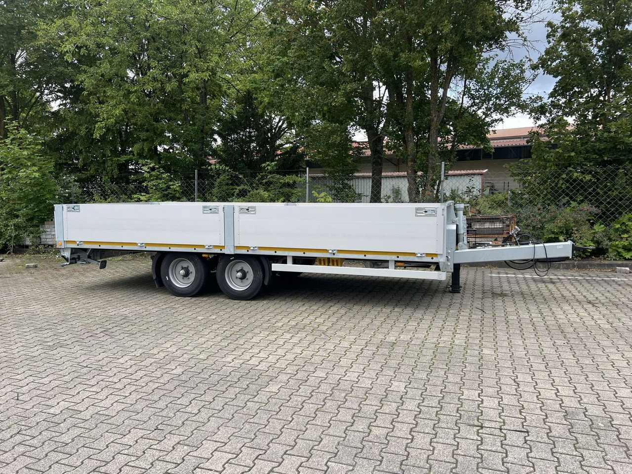 Möslein Tandem Pritsche- Tieflader mit Rungentaschen - Plato prikolica: slika 3 Möslein Tandem Pritsche- Tieflader mit Rungentaschen - Plato prikolica: slika 3