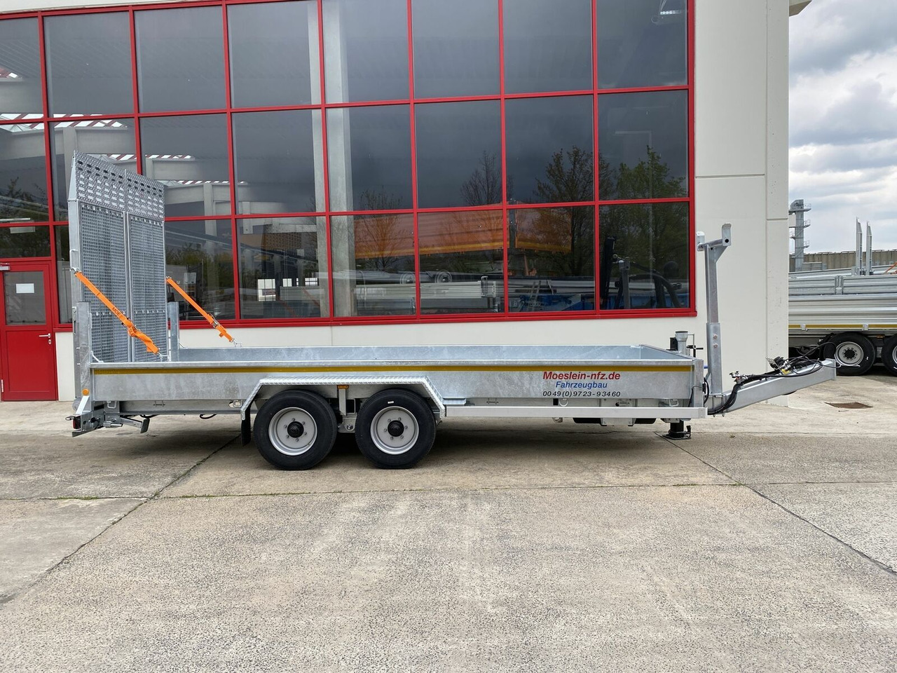 Möslein Tieflader für Fräsen breiten hydraulischen Ramp - Niska prikolica za prevoz: slika 3 Möslein Tieflader für Fräsen breiten hydraulischen Ramp - Niska prikolica za prevoz: slika 3