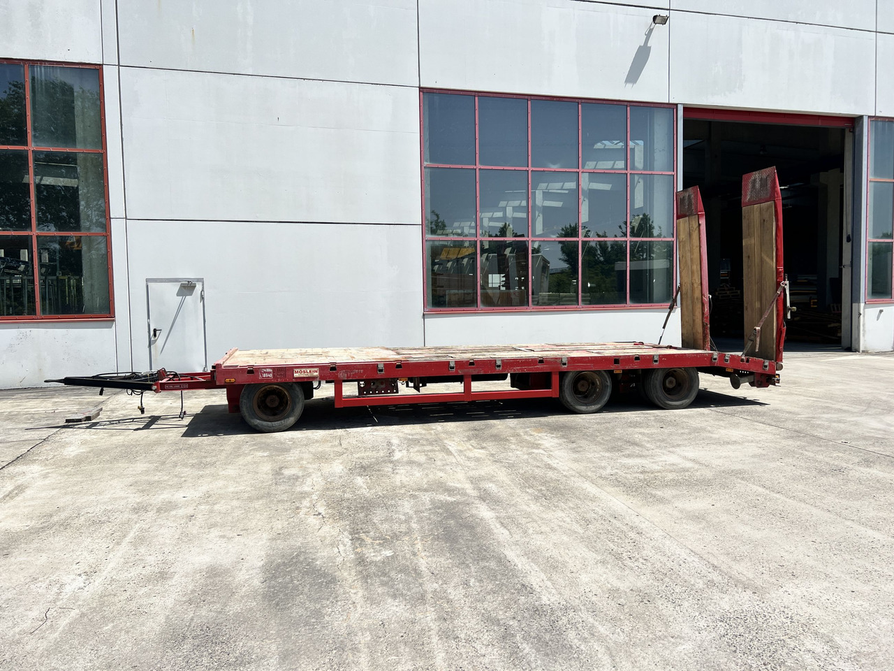 T3 3 Achs Tiefladeranhänger mit gerader Ladefläche - Niska prikolica za prevoz: slika 1 T3 3 Achs Tiefladeranhänger mit gerader Ladefläche - Niska prikolica za prevoz: slika 1