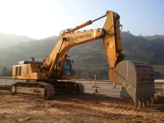 KOMATSU PC600-6K (PIEZAS / DESGUACE) - Bager guseničar: slika 1 KOMATSU PC600-6K (PIEZAS / DESGUACE) - Bager guseničar: slika 1