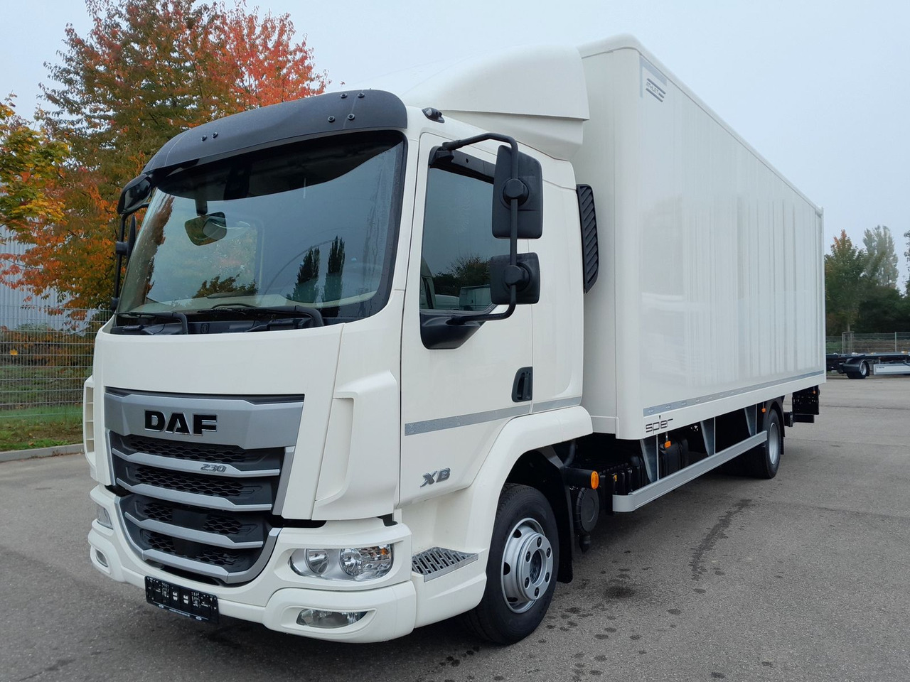 DAF FA XB 230 12t - Kamion sa zatvorenim sandukom: slika 1 DAF FA XB 230 12t - Kamion sa zatvorenim sandukom: slika 1