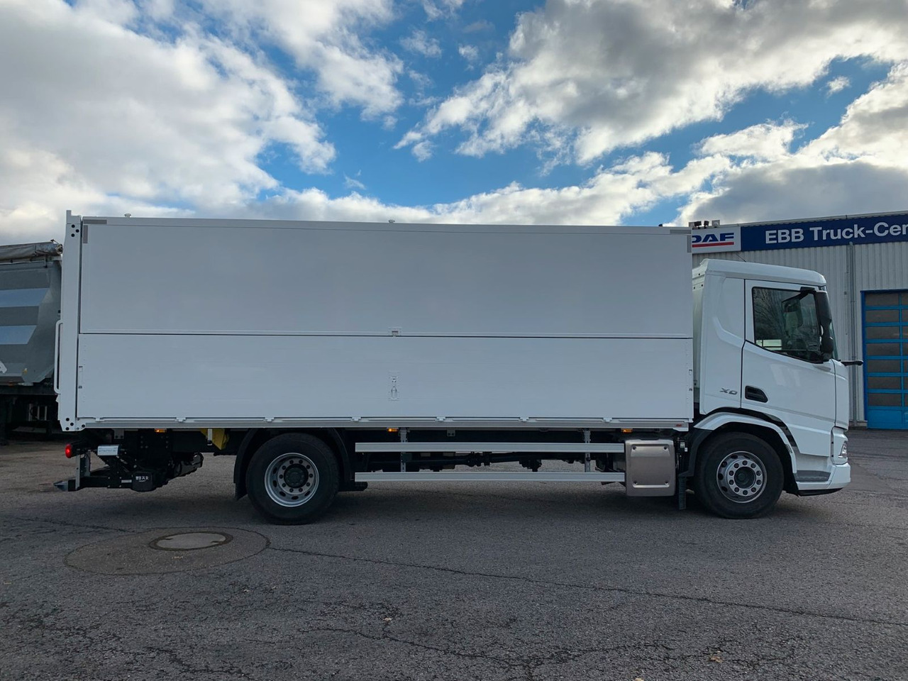 DAF FA XD 370 zikun Swing-Board-Aufbau - Kamion za prevoz boca: slika 3 DAF FA XD 370 zikun Swing-Board-Aufbau - Kamion za prevoz boca: slika 3