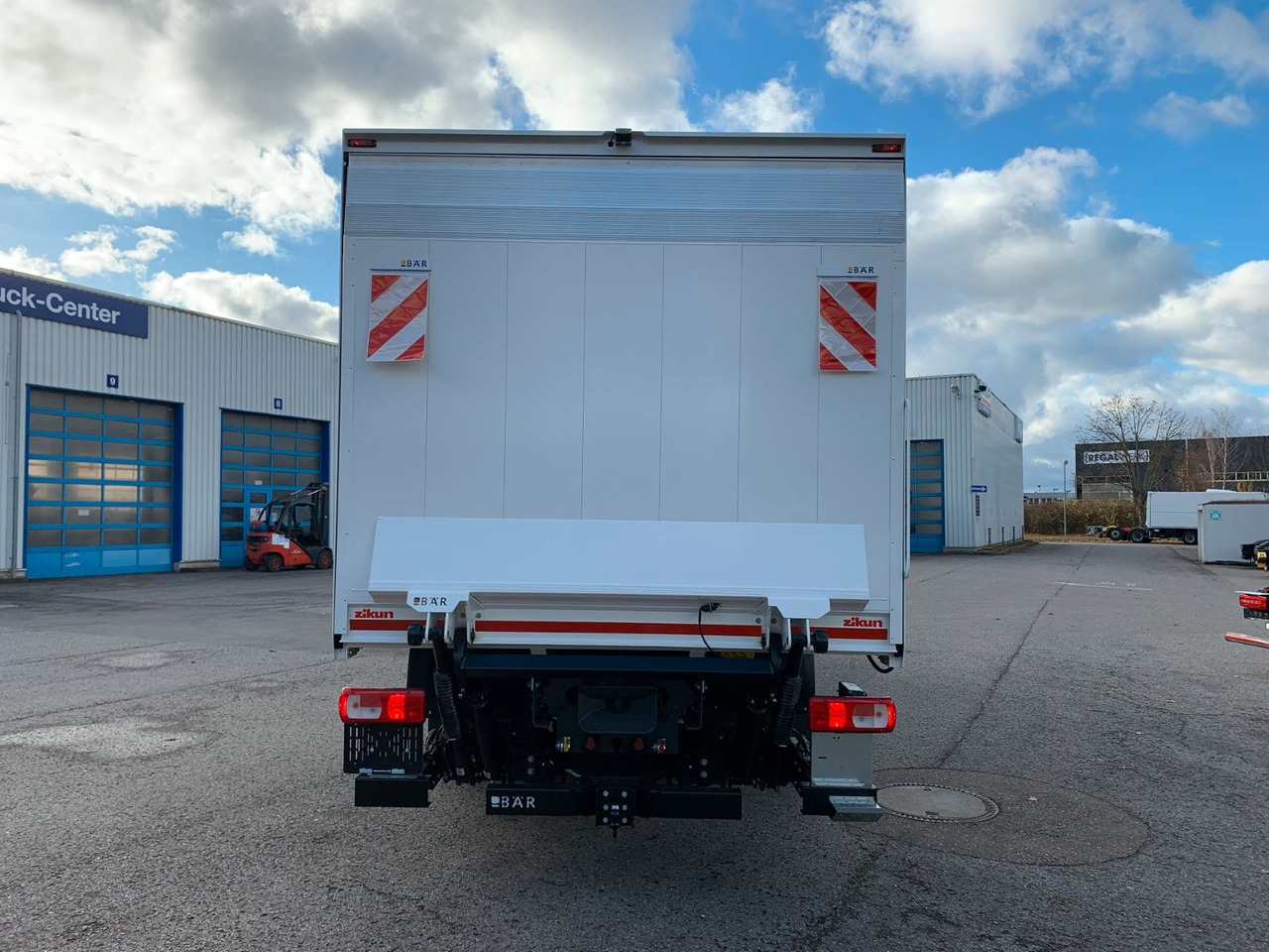 DAF FA XD 370 zikun Swing-Board-Aufbau - Kamion za prevoz boca: slika 5 DAF FA XD 370 zikun Swing-Board-Aufbau - Kamion za prevoz boca: slika 5