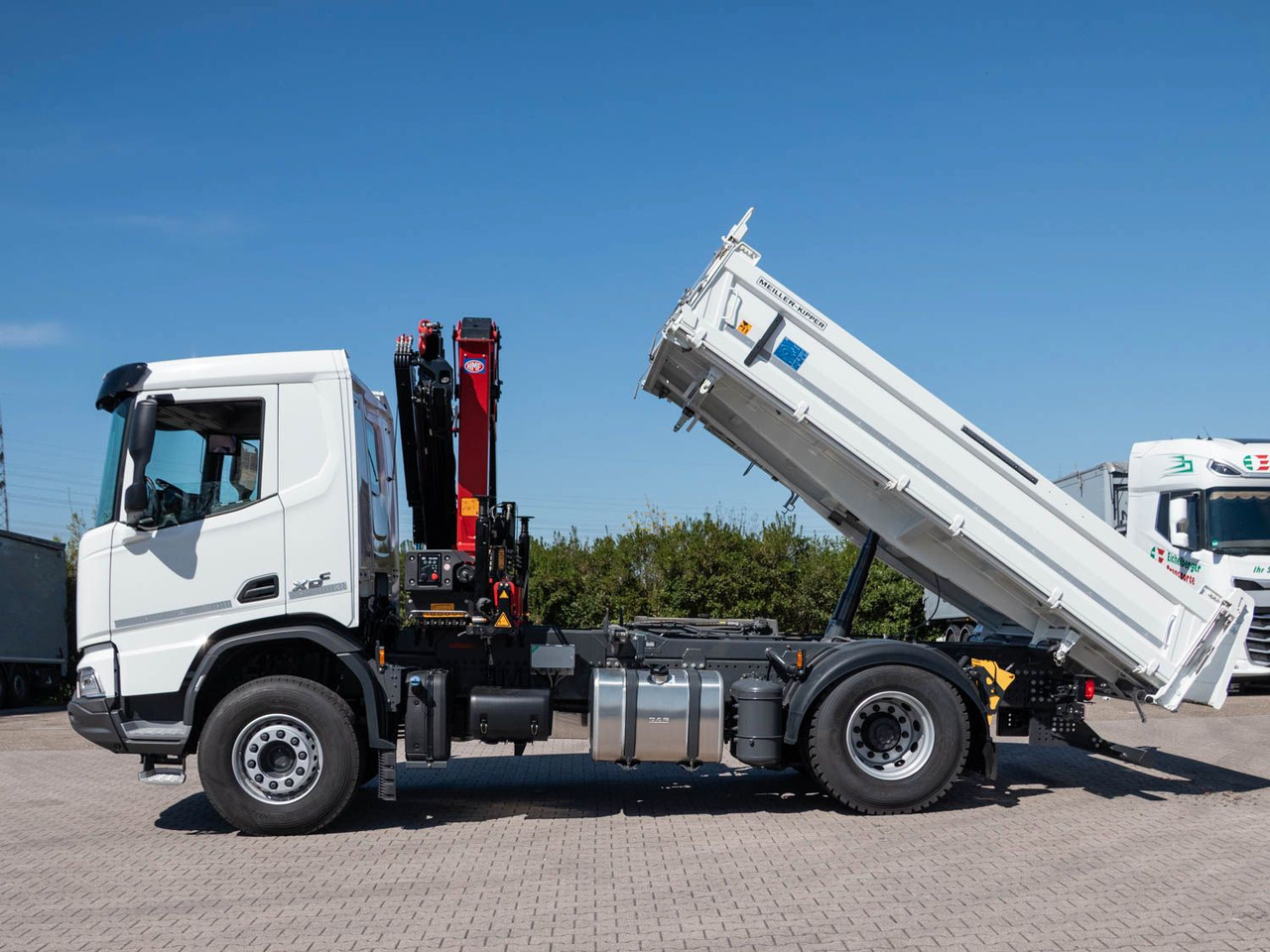 DAF FA XDC 370 Krankipper DAF XDC 370 FA Meiller Krankipper HMF - Kamion sa dizalicom, Istovarivač: slika 3 DAF FA XDC 370 Krankipper DAF XDC 370 FA Meiller Krankipper HMF - Kamion sa dizalicom, Istovarivač: slika 3