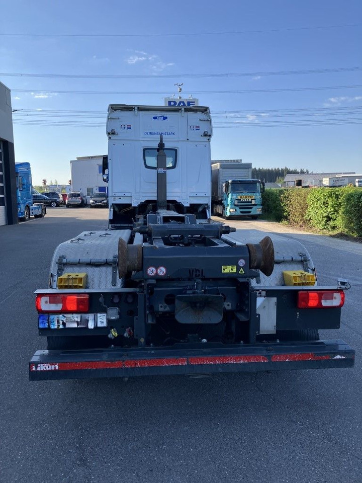DAF FAN XF 480 mit VDL Abrollkipper DAF FAN XF 480 mit VDL Abrollkipper - Kamion sa hidrauličnom kukom: slika 5 DAF FAN XF 480 mit VDL Abrollkipper DAF FAN XF 480 mit VDL Abrollkipper - Kamion sa hidrauličnom kukom: slika 5
