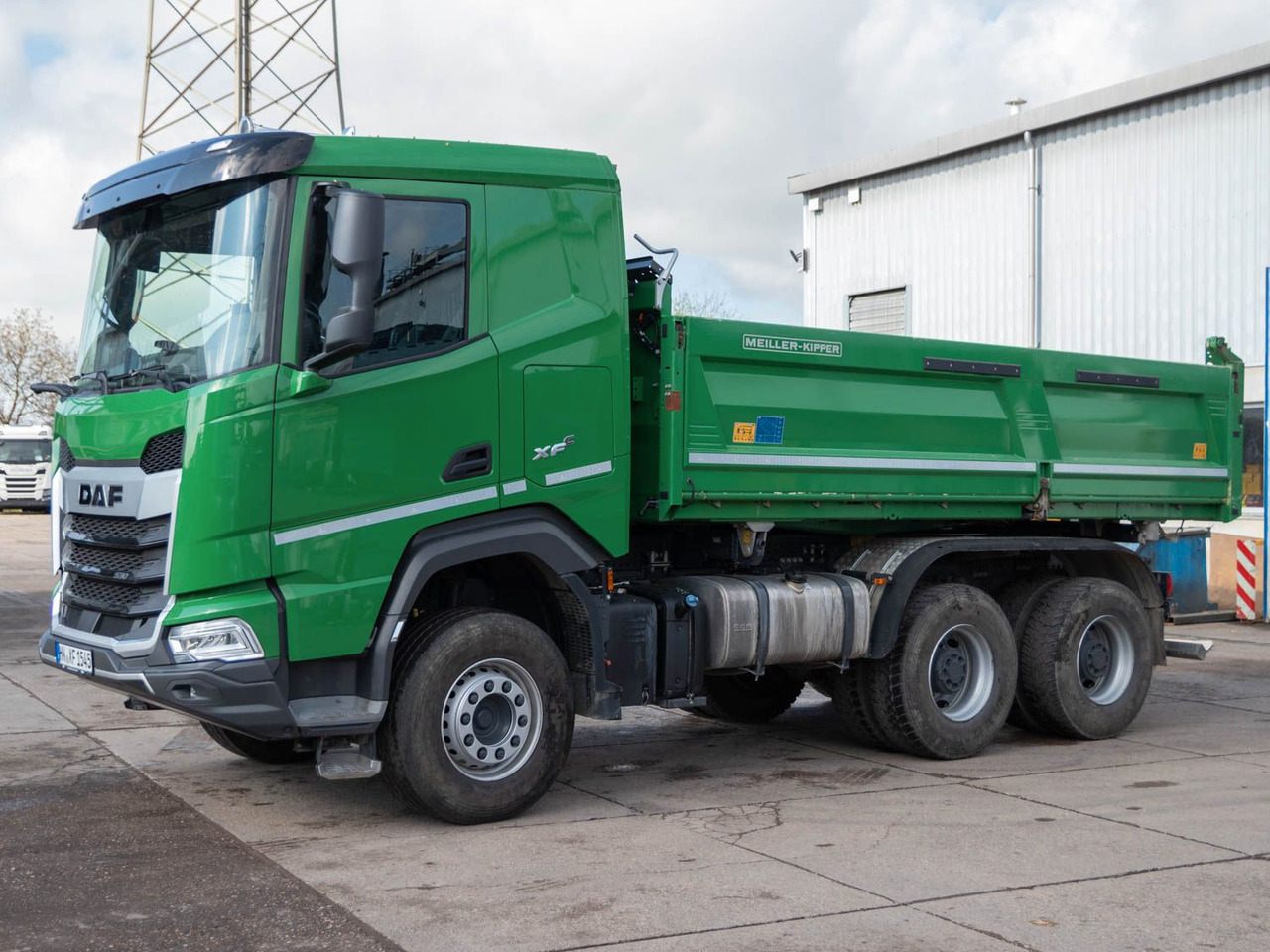 DAF FAT XFC 530 SL Meiller TRIGENIUS D 316 DAF FAT XFC 530 SL Meiller TRIGENIUS D 316 - Istovarivač: slika 1 DAF FAT XFC 530 SL Meiller TRIGENIUS D 316 DAF FAT XFC 530 SL Meiller TRIGENIUS D 316 - Istovarivač: slika 1