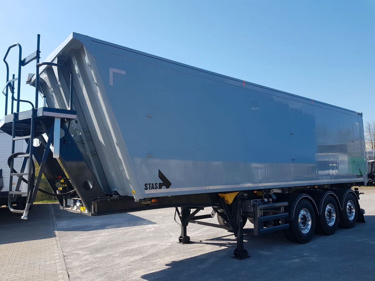 Stas agroSTAR 47,6 cbm Kippsattelauflieger Stas agroSTAR 47,6 cbm Kippsattelauflieger - Poluprikolica istovarivača: slika 1 Stas agroSTAR 47,6 cbm Kippsattelauflieger Stas agroSTAR 47,6 cbm Kippsattelauflieger - Poluprikolica istovarivača: slika 1