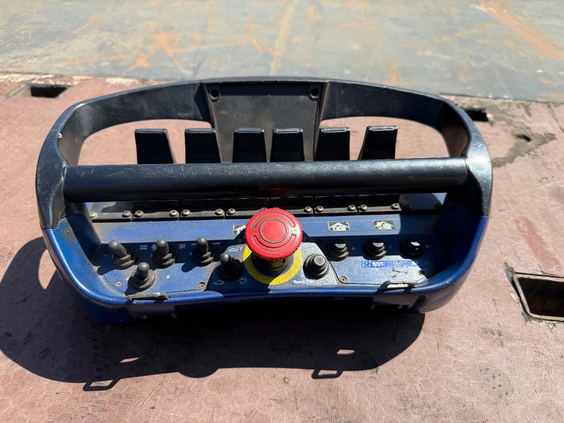 Renault Premium Lander PM 36 P radio control !!! - Kamion sa dizalicom: slika 4 Renault Premium Lander PM 36 P radio control !!! - Kamion sa dizalicom: slika 4