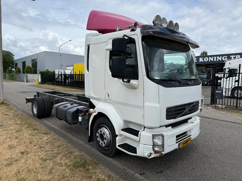 Volvo FL 250 pk 2013 euro 5 - Kamion sa golom šasijom i zatvorenom kabinom: slika 2 Volvo FL 250 pk 2013 euro 5 - Kamion sa golom šasijom i zatvorenom kabinom: slika 2
