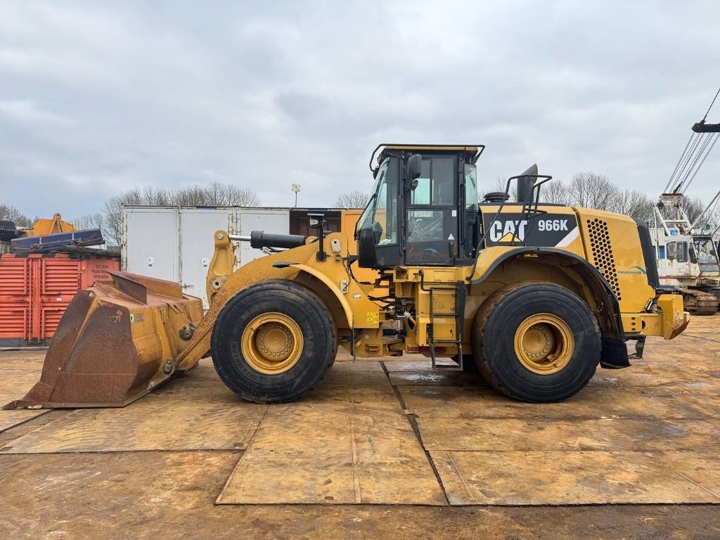 CAT 966 K - Utovarivač točkaš: slika 1 CAT 966 K - Utovarivač točkaš: slika 1