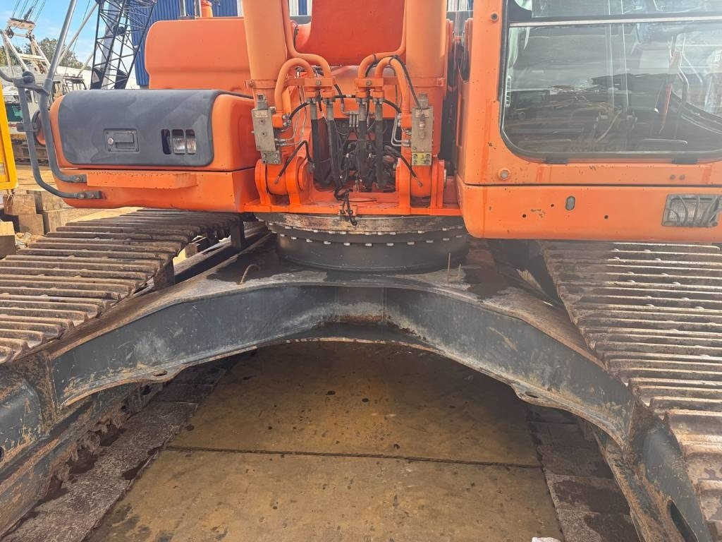 Bager Doosan DX 300 LC ( 4.690 original hours 18M long reach ): slika 15