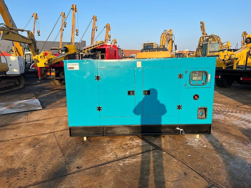 Ricardo 200KVA (160KW) SILENT GENERATOR 3 PHASE 50HZ 400V - Set generatora: slika 2 Ricardo 200KVA (160KW) SILENT GENERATOR 3 PHASE 50HZ 400V - Set generatora: slika 2
