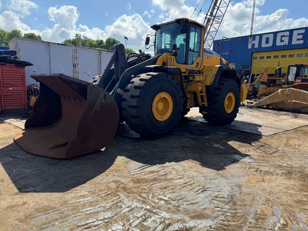 Volvo L 220 H ( WITH NEW TYRES ) - Utovarivač točkaš: slika 3 Volvo L 220 H ( WITH NEW TYRES ) - Utovarivač točkaš: slika 3