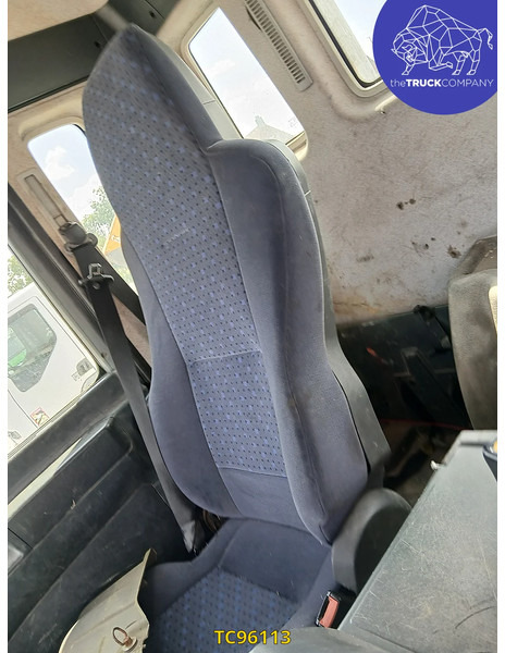 MAN TGA 390 - Kamion za prevoz kontejnera/ Kamion sa promenjivim sandukom: slika 4 MAN TGA 390 - Kamion za prevoz kontejnera/ Kamion sa promenjivim sandukom: slika 4