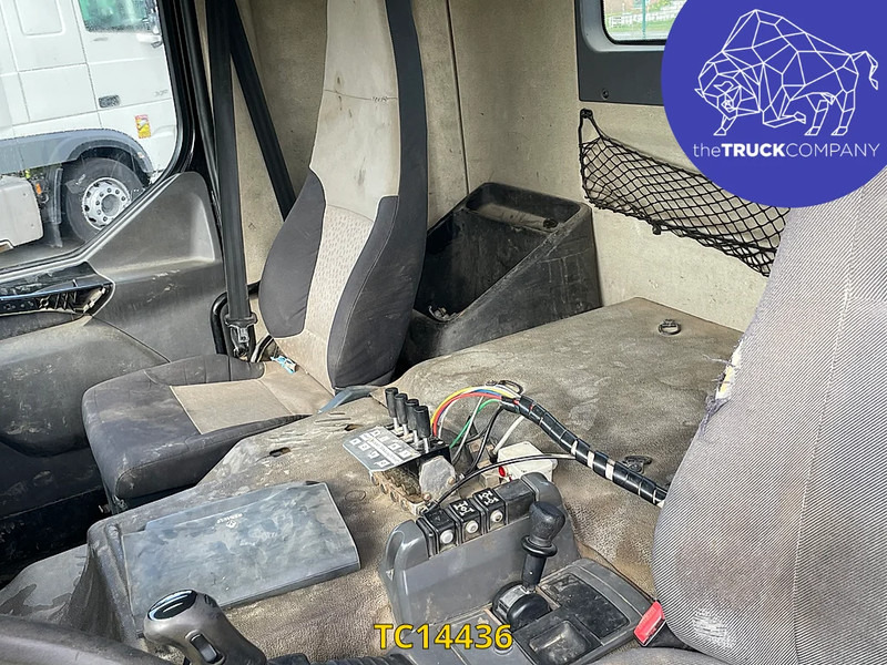 Renault Kerax 370 - Kamion za prevoz kontejnera/ Kamion sa promenjivim sandukom: slika 3 Renault Kerax 370 - Kamion za prevoz kontejnera/ Kamion sa promenjivim sandukom: slika 3