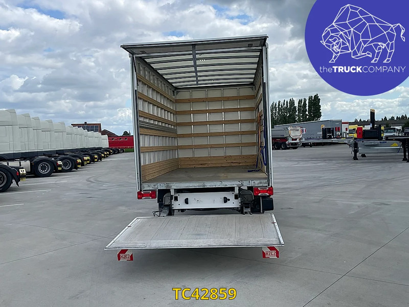 Volkswagen Crafter 2.0 TDI BOX + LIFT - Dostavno vozilo sa zatvorenim sandukom: slika 1 Volkswagen Crafter 2.0 TDI BOX + LIFT - Dostavno vozilo sa zatvorenim sandukom: slika 1