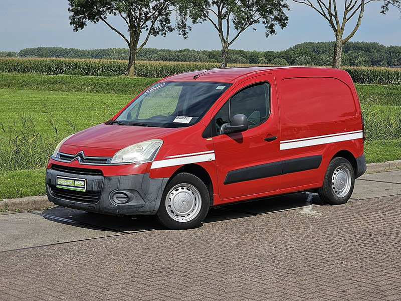 Citroën Berlingo 1.6 L1 Trekhaak - Dostavno vozilo sa zatvorenim sandukom: slika 2 Citroën Berlingo 1.6 L1 Trekhaak - Dostavno vozilo sa zatvorenim sandukom: slika 2