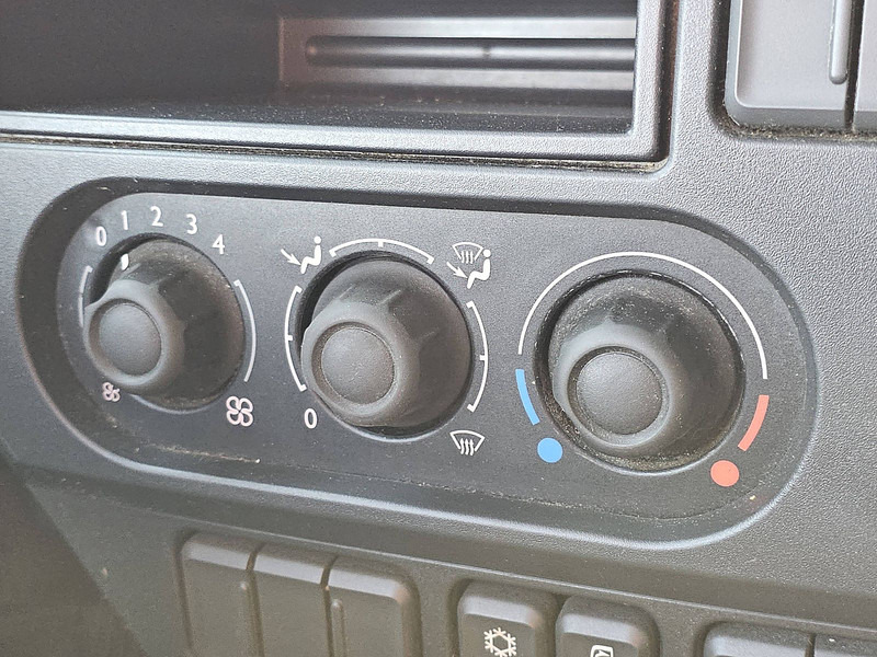 DAF CF 220 CARRIER LIFT DOORS DAF CF 220 CARRIER LIFT DOORS: slika 13