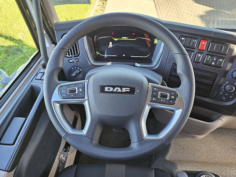 Interior photo 3: Kamion sa golom šasijom i zatvorenom kabinom DAF XB 290 19T WB 530 NEW Interior photo 3: Kamion sa golom šasijom i zatvorenom kabinom DAF XB 290 19T WB 530 NEW