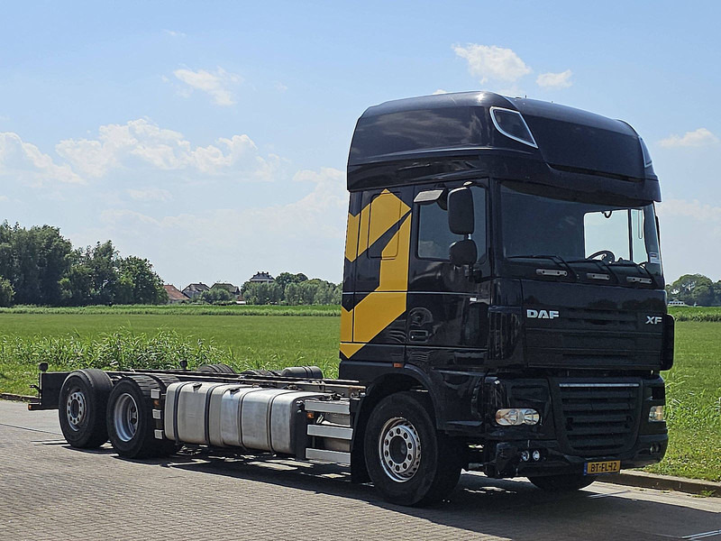 DAF XF 105.460 SSC 6X2 FAS MANUAL - Kamion sa golom šasijom i zatvorenom kabinom: slika 5 DAF XF 105.460 SSC 6X2 FAS MANUAL - Kamion sa golom šasijom i zatvorenom kabinom: slika 5