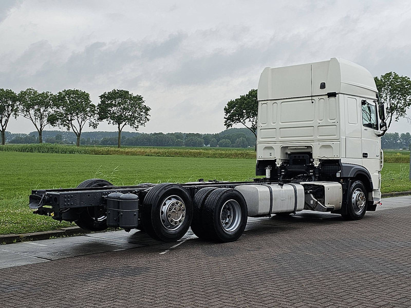 DAF XF 480 - Kamion sa golom šasijom i zatvorenom kabinom: slika 3 DAF XF 480 - Kamion sa golom šasijom i zatvorenom kabinom: slika 3