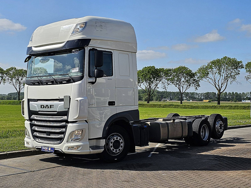 DAF XF 480 - Kamion sa golom šasijom i zatvorenom kabinom: slika 2 DAF XF 480 - Kamion sa golom šasijom i zatvorenom kabinom: slika 2