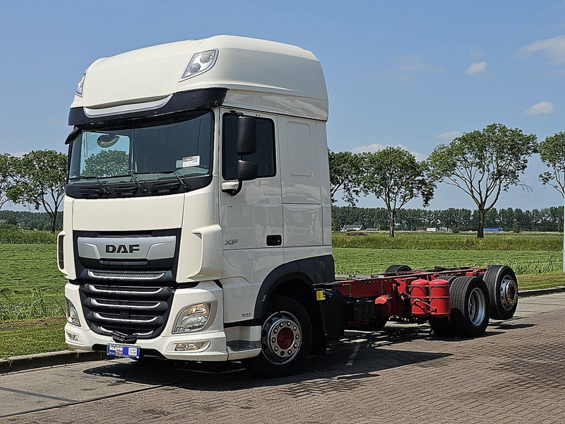 DAF XF 480 SSC 6X2 FAR INTARDER - Kamion sa golom šasijom i zatvorenom kabinom: slika 2 DAF XF 480 SSC 6X2 FAR INTARDER - Kamion sa golom šasijom i zatvorenom kabinom: slika 2