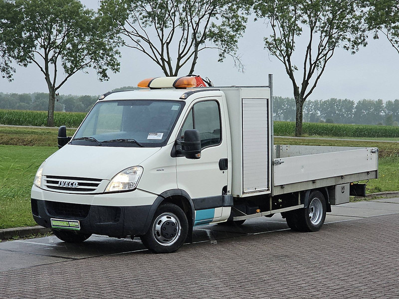 Iveco Daily 40C15 XL FASSI laadkraan - Dostavno vozilo sa otvorenom sandukom: slika 2 Iveco Daily 40C15 XL FASSI laadkraan - Dostavno vozilo sa otvorenom sandukom: slika 2
