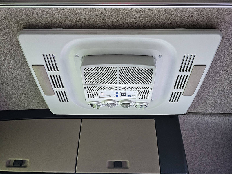 Kamion sa zatvorenim sandukom MAN 12.250 TGM LX HEATER 2T LIFT: slika 15