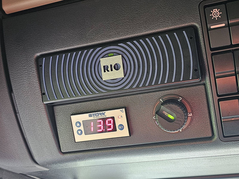 Kamion sa zatvorenim sandukom MAN 12.250 TGM LX HEATER 2T LIFT: slika 12