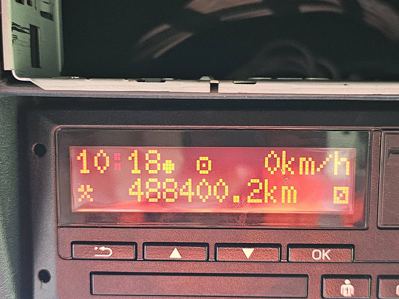 Kamion sa zatvorenim sandukom MAN 12.250 TGM LX HEATER 2T LIFT: slika 9