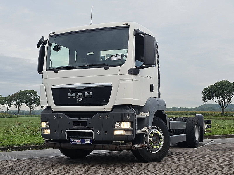 MAN 26.360 TGS - Kamion sa golom šasijom i zatvorenom kabinom: slika 1 MAN 26.360 TGS - Kamion sa golom šasijom i zatvorenom kabinom: slika 1